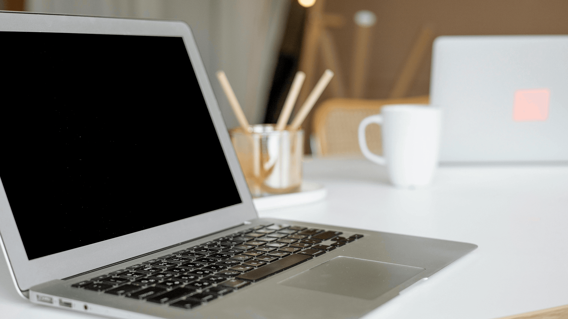 pexels artempodrez 8512444